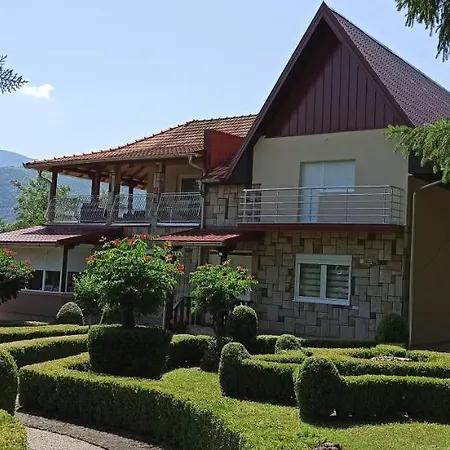 Aleksa Πανσιόν 4*